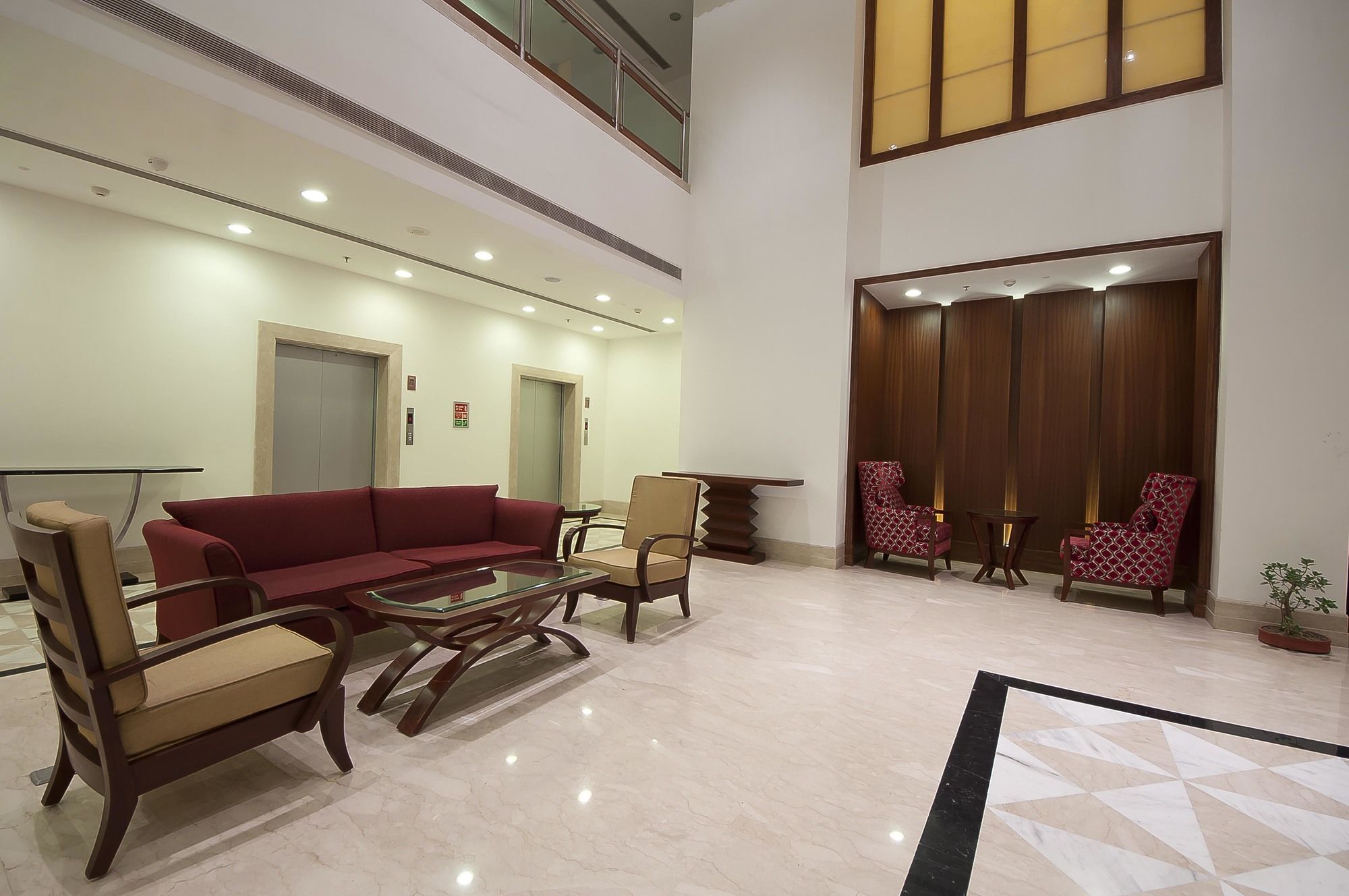 The Golden Plaza Hotel Панчкула Экстерьер фото